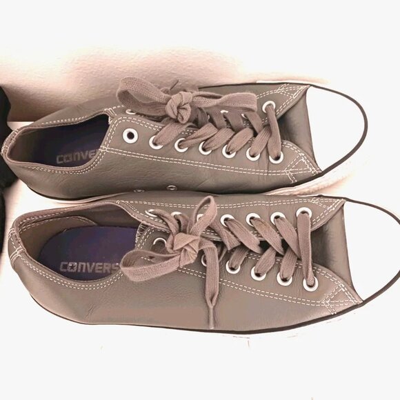 Converse Leather All Star Grey Shoes Unisex Men Size 10 + Socks - Picture 8 of 9